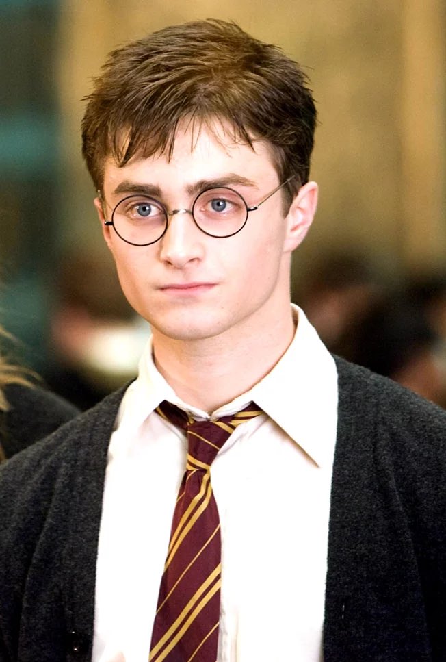 Harry Potter vs Percy Jackson!