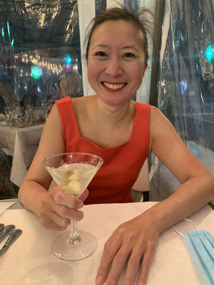 cheryltan88's tweet photo. If you saw how hard I worked at #barre class you’d know how much I earned this #gin #gimlet. #cocktailhour #nyc #uppereastside #uppereastsidenyc #gingimlet https://t.co/pWSKeACXuB