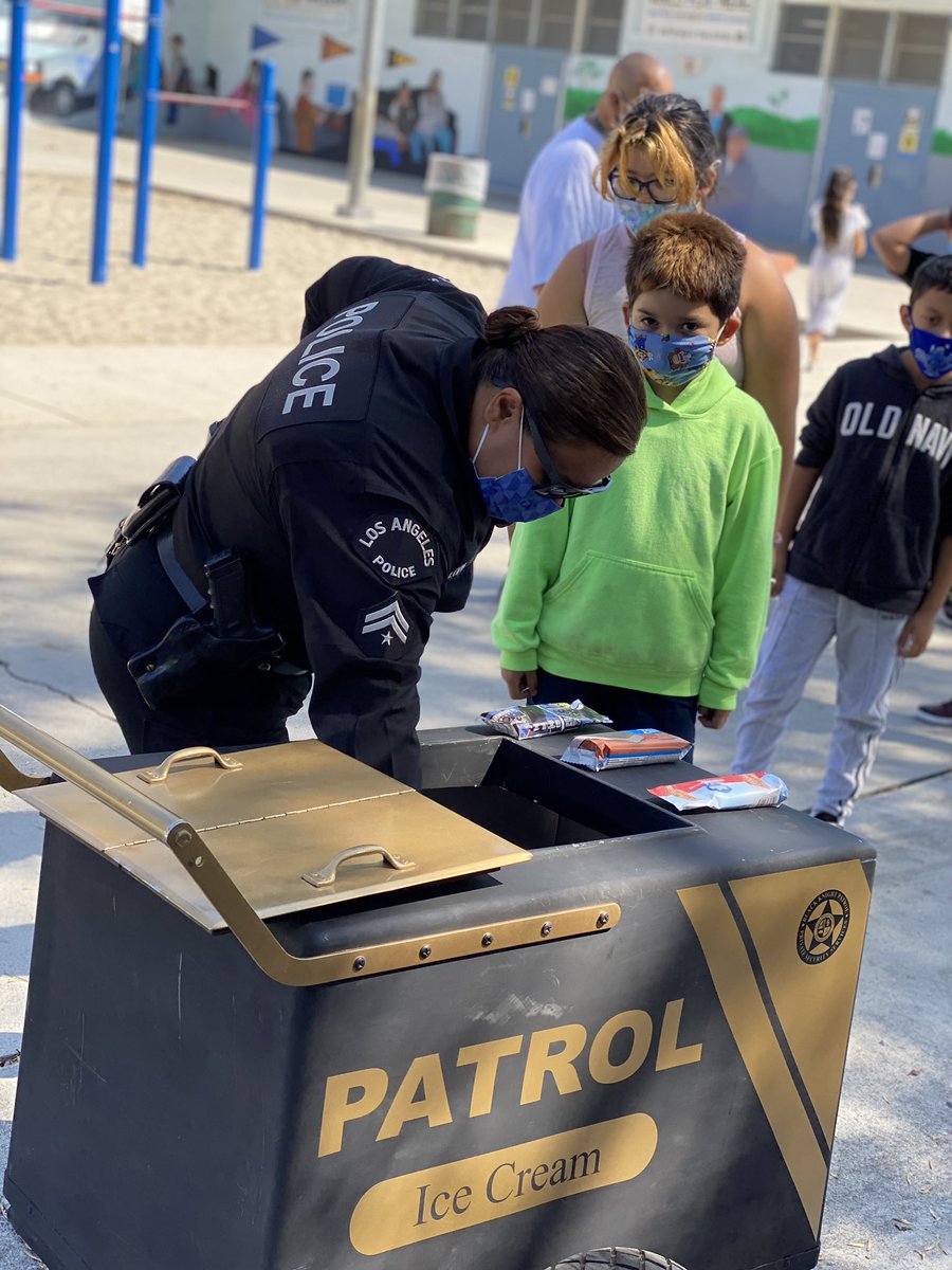 Ice-cream Patrol was out and about today in Wilmington. We partnered with <a href="/LAPDHQ/">LAPD HQ</a> . We have almost reached our 5k ice cream give away . #lapd #blacknightpatrol