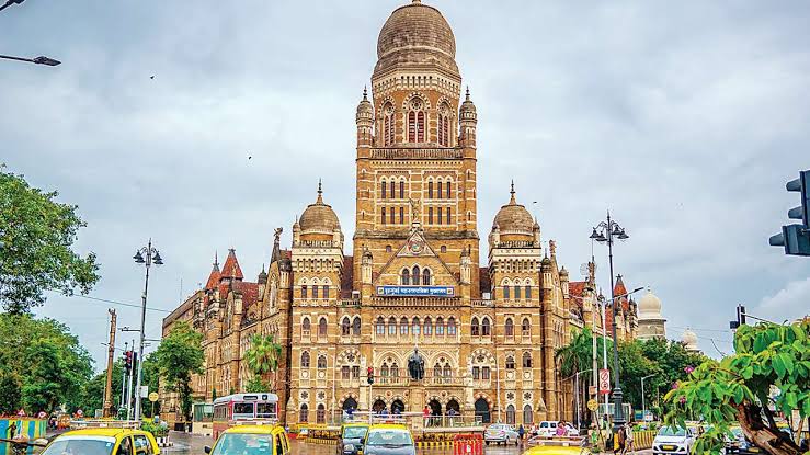 #Newsalert #BreakingNews
Due to torrential rainfall warning,
<a href="/mybmc/">माझी Mumbai, आपली BMC</a> has appealed to citizens to stay home &amp; avoid going out unless necessary
BMC has called for closure of all offices &amp; establishments except for essential services
#MumbaiRain #MumbaiRainsLive
#MumbaiRains