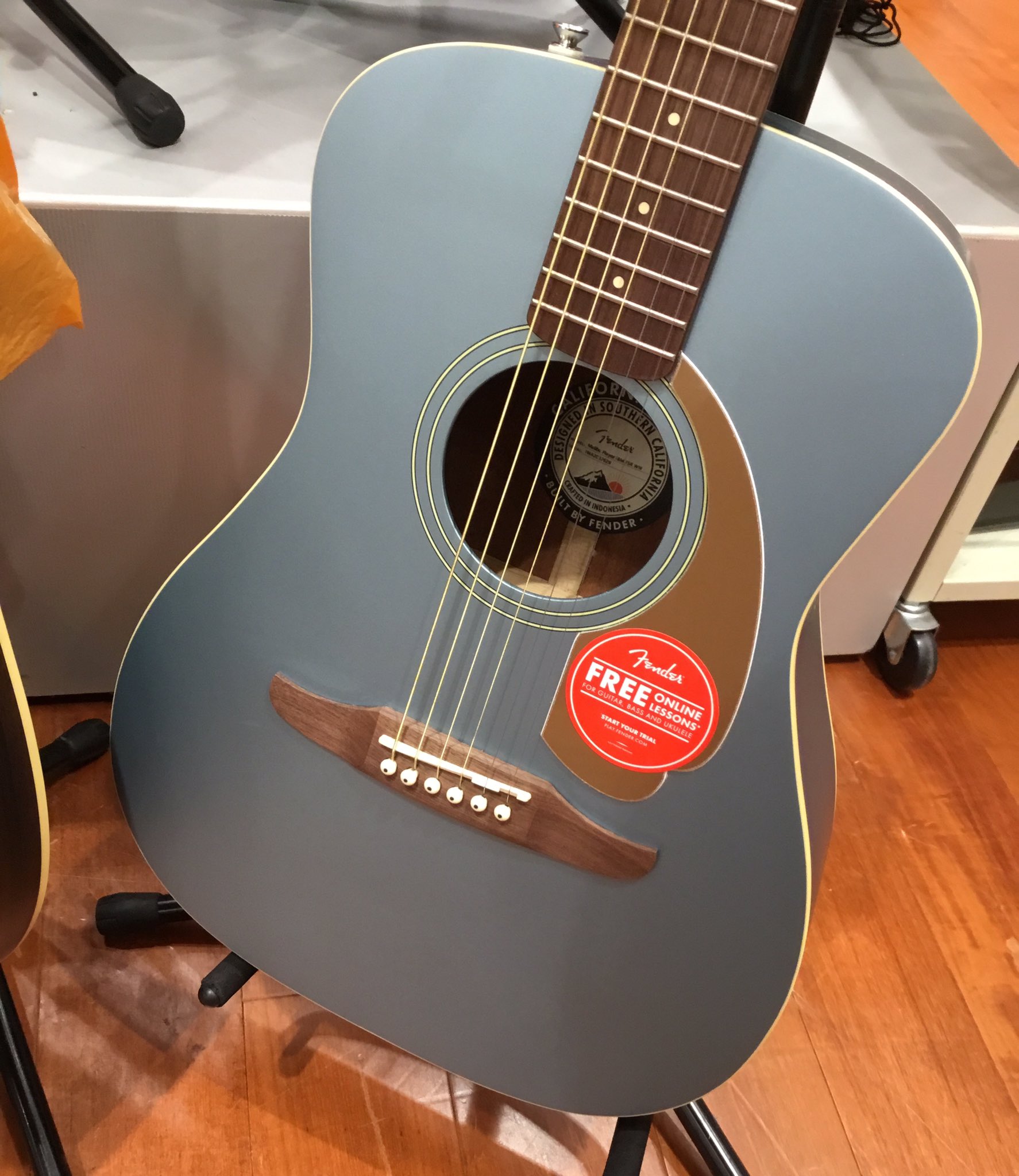 島村楽器 ららぽーと磐田店 新しいアコースティックギター入荷しています なんとかわいいマットな水色 みんなと一緒じゃ嫌な方 これから始めたいけど可愛くないとテンション上がんない方 ぜひ お早めに足を運ぶのです 可愛い