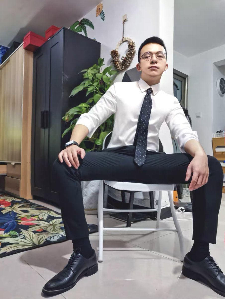 sx84604818's tweet photo. 👔西裝愛好者👔 https://t.co/nYOzqjomew