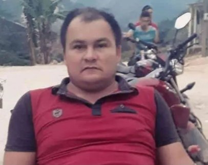 IsaComunes's tweet photo. Hace 17 meses militares del @COL_EJERCITO asesinaron a #DimarTorres reincorporado @PartidoFARC, en Norte de Santander.
#NoSonManzanasPodrídas, es su Doctrina!!!
#229FirmantesDePazAsesinadxs
@JEP_Colombia @ARNColombia @ComisionVerdadC @ConsejoPaz https://t.co/eugM0c8JFZ