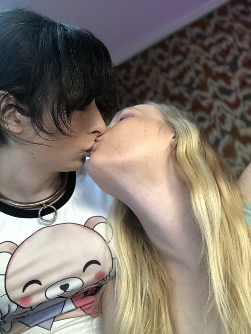 On da Chaturbate. Be there or be square (yeah, I&rsquo;m a boomer, leave me alone!)  https://t.co/Pjf9Foi80v<a href="/tag/mvsales"class="tags"><span>#mvsales</span></a><a href="/tag/mvtrans"class="tags"><span>#mvtrans</span></a>