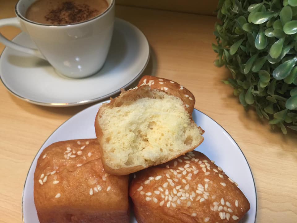 BangPutra_'s tweet photo. Jangan lupa SARAPAN dulu
*Odading sareng Cai Kopi sssssssurputt 😋😋😋 https://t.co/SpCorVfJfX