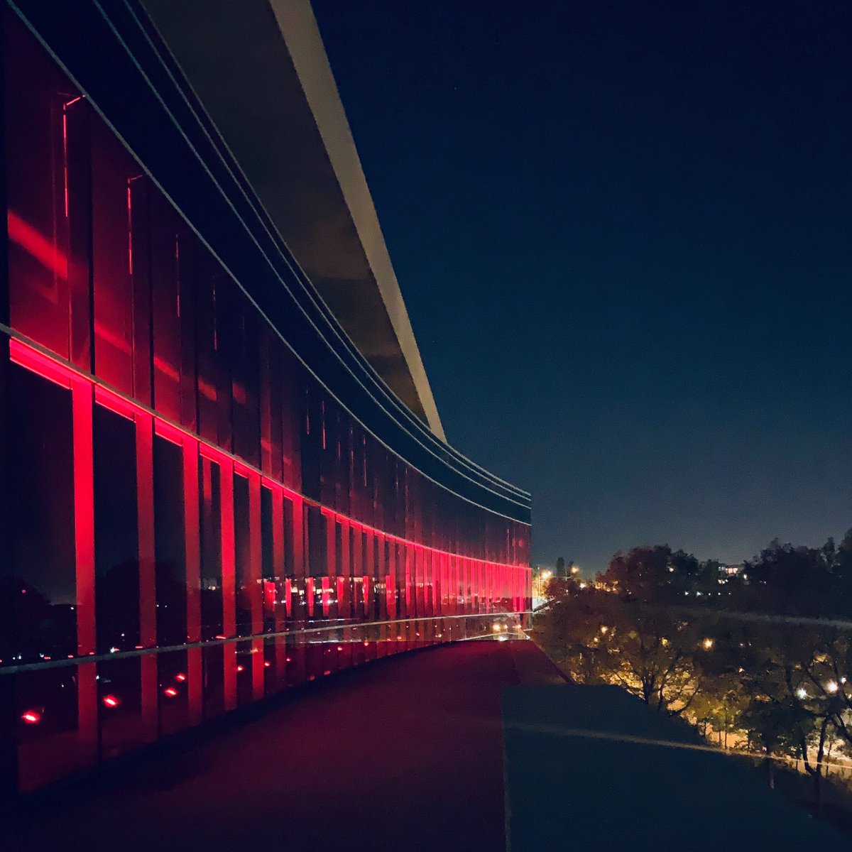 Glowing red ❤️.

#LightUpLive #WeBuildEntertainment