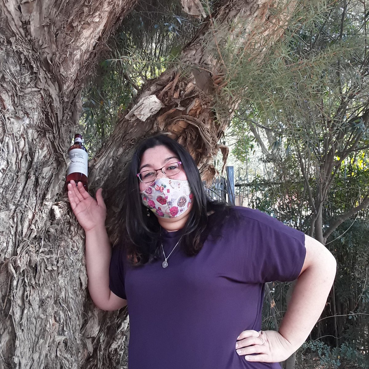 ZAFoodMusketeer's tweet photo. Just I'm time. @Roodeberg_Wine has released it's 2020 vintage of vibrant Rosé just in time for springtime sipping, as well as a summery mask to match. Think this is a good enough place to hide it so that I dont need to share it? #RoodebergSpring #TheFoodMusketeer #gifted https://t.co/ASbpFOzvfK