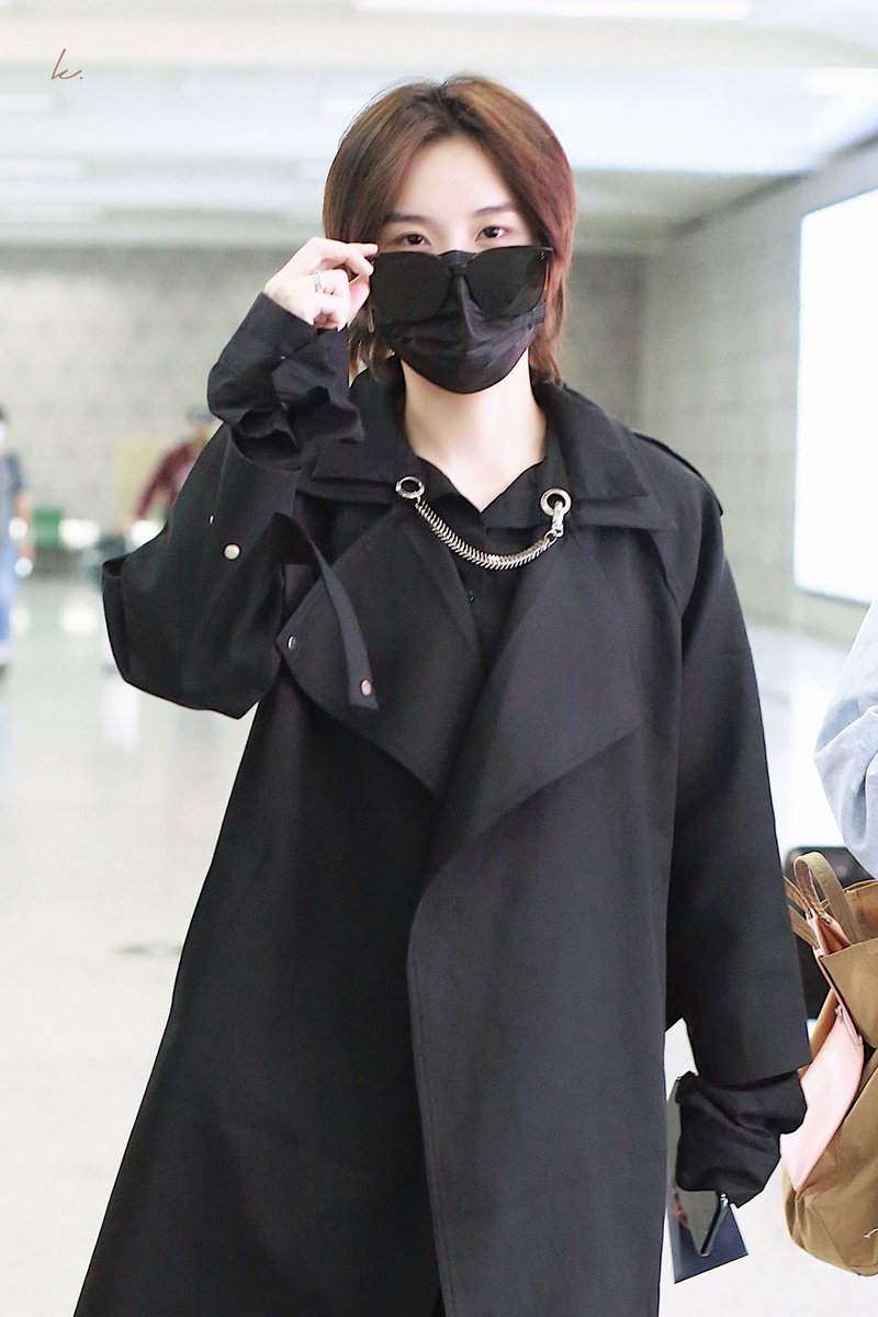 200923 — ©  OOKK_OK_

😎🕶️

#LuKeran #陆柯燃 #KLu #THE9