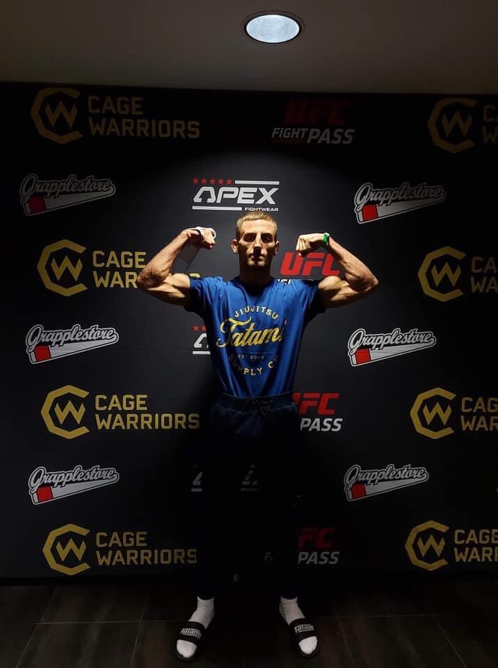 Our own <a href="/malvern_rangers/">F.C Malvern Rangers</a>  player <a href="/obanelliottMMA/">OE</a>  has all weighed in ready for his scrap tomorrow! #Believe #UTR ⚽️🔵⚽️🔵