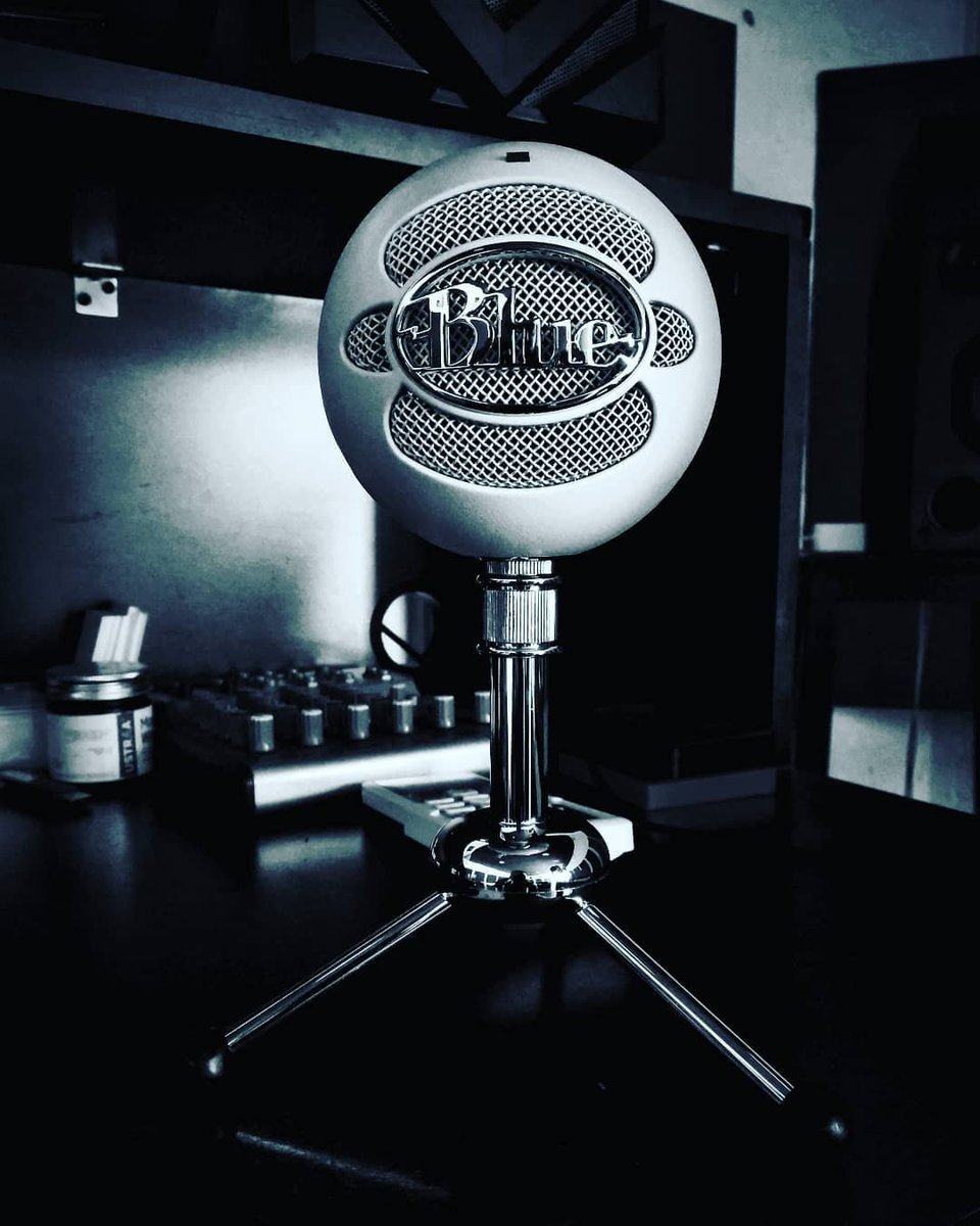kmthecomposer's tweet photo. and my new #Blue baby to assist during composing has arrived to give much-needed rest to the legend #RodeK2 the one behind #Saayore and #AdiAathi https://t.co/4rS8IOebak