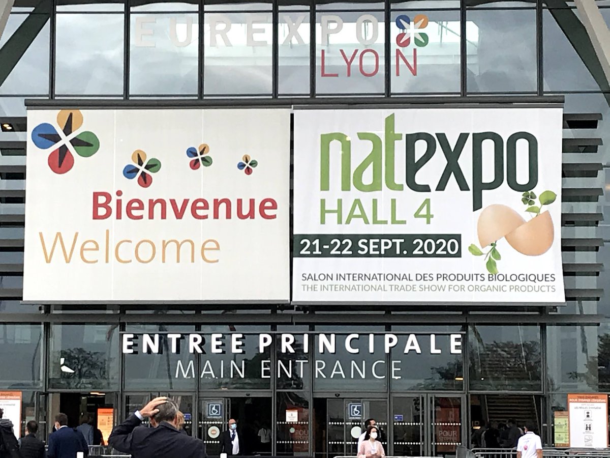 VeryFoody's tweet photo. Visite à @Natexpo, salon des produits #bio. Bel événement pour découvrir les dernières innovations de ce secteur ultra-dynamique et en forte progression, avec des tendances qui se confirment : protéines végétales, farines de drêches, tartinables #innovationalimentaire #natexpo https://t.co/3tETHYMVkW
