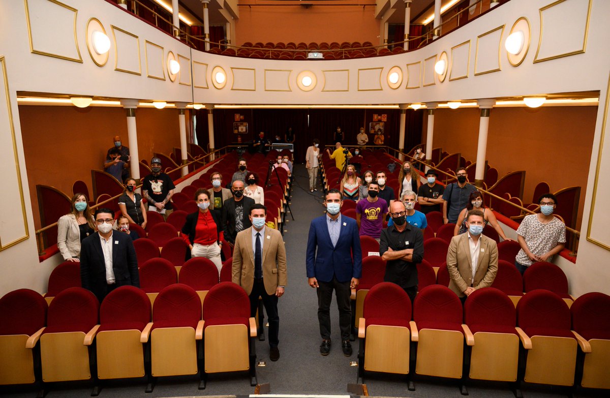 RamonFPM's tweet photo. 🎭🎶🎨 ¿Conocéis 'Almería Escena'? 📺Es el programa de @interalmeriatv (cada viernes a las 22.30h), que hemos puesto en marcha junto a @dipalme_almeria para reactivar la cultura y hacer visible a los artistas almerienses en estos momentos tan difíciles. #AlmeríaEScultura https://t.co/xXq4D6byOm