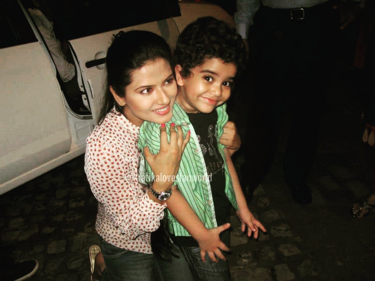 KDinspiresKDFW's tweet photo. Lovely-pie.. × @kratikaonly #TeamKDFW https://t.co/HqzFokdQa5