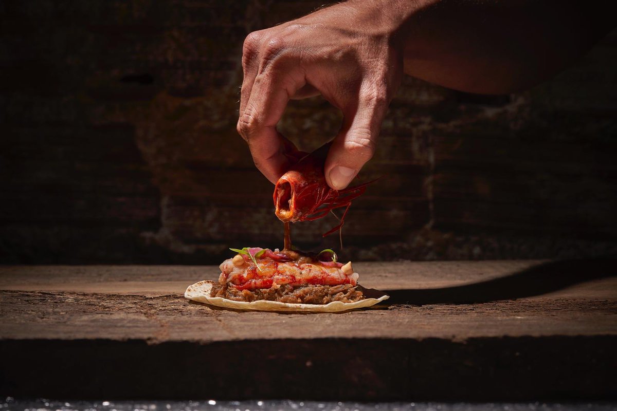El libro CASQUERÍA de <a href="/chefjaviestevez/">ChefJaviEstevez</a> acaba de ser premiado en los GOURMAND WORLD COOKBOOK AWARDS en la categoría INNOVACIÓN.
Felicidades a todo el equipo de <a href="/latasqueria/">La Tasquería</a>. 
Estamos felices.

📖 libreriagastronomica.com/products/340