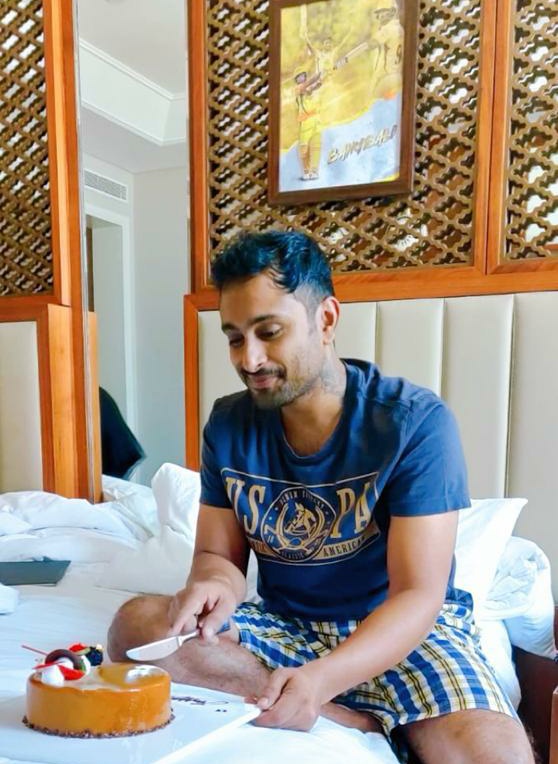 The legendary cake facials missing! 😅🦁💛 #SuperBirthday #WhistlePodu