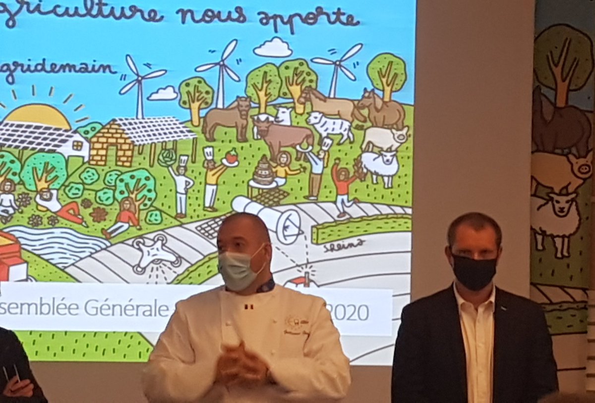 GPsalmon's tweet photo. Guillaume Gomez present à l'AG de #agridemain. L'agriculture française et son élevage source de la qualité dans nos assiettes. #devenireleveur https://t.co/hlengBYRuY