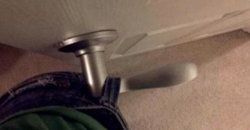 ay_uwais's tweet photo. Please tell me THIS happens to other people. https://t.co/49hfzAH3J2