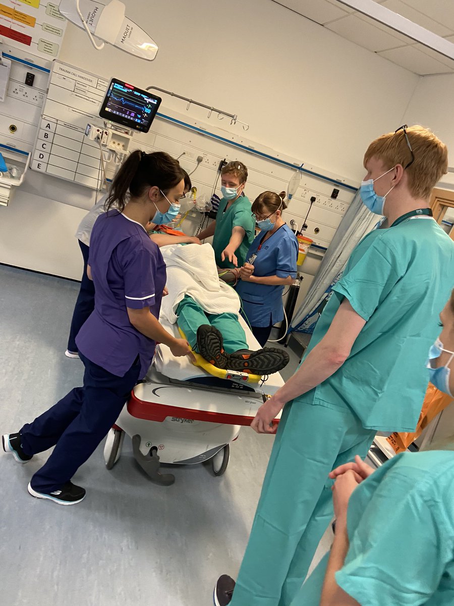 lmykane's tweet photo. Sunny mornings at work can mean only one thing....excuse to get outside for some trauma sim #oneteamonedream #aberdeenED #simulationtraining #MDTsim https://t.co/xQdoxQPUzB