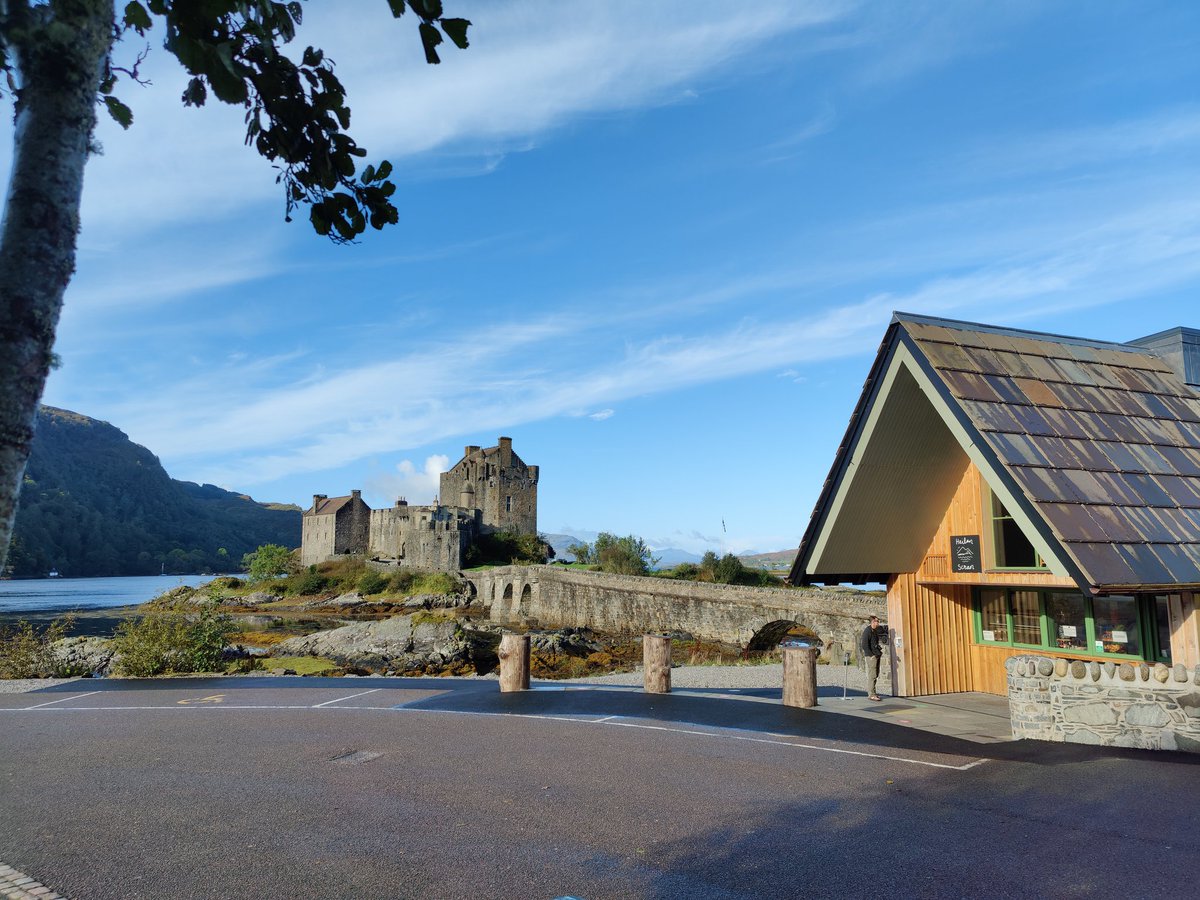What a fantastic morning - It's lovely and sunny, but it's cold. It's the perfect weather to sit and admire the view whilst warming up with some of our homemade Cullen Skunk (served from midday) 🤤☀️