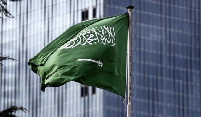 gambulstore's tweet photo. "همة نحو القمة شعارٌ نرفعه عاليًا🇸🇦"

هنا بندعم وبنكون بصمه وبنكون سبب نجاح كل يد عامله وموهبه ناميه ، شي بسيط نسويه لذا اليوم بان ندعم بنات وشباب بلدنا ! بأن نحاول نكون اقوى من قبل ونقوي اللي حولنا باي شي نقدر عليه✨!!

ثريد سعودي مليان فخر ، رتوتوا لطفاً🤍
#٩٠عام_فوق_هام_السحب https://t.co/awTf3kcYsJ