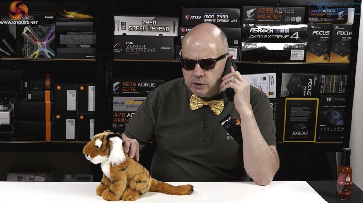 markalexwalton's tweet photo. Kudos to Leo from @kitgurupress press for his entirely accurate depiction of how we roll @intel ๐
. More bowties and some comp-crushing benchmarks in his Tiger Lake performance preview - https://t.co/nyFHvkP197 https://t.co/R2AAGQ5Fip