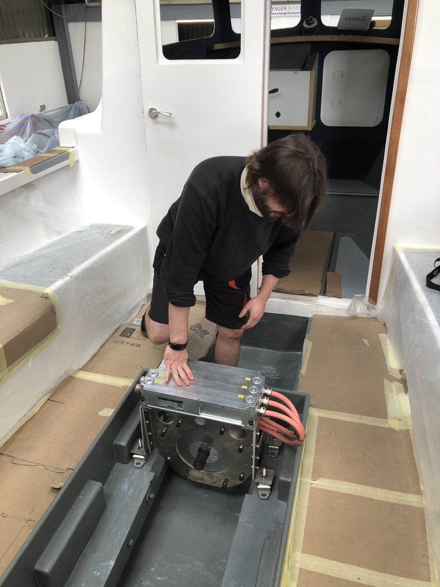 Brad from EV Parts installing the new electric motor, which will drive the adapted propeller - the first component of our green engine to be installed!
#boatdesign #greenboatdesign #eboat #evparts #evoyager #electricboat #voyagerboatyard #plymouth