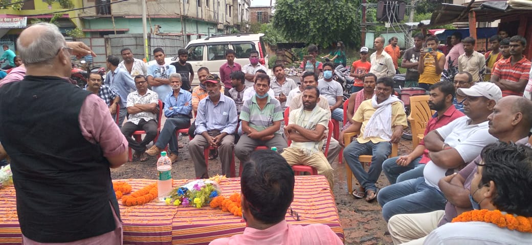 tarkishorepd's tweet photo. आपका साथ मेरा प्रयास
हो रहा कटिहार का विकास
मुख्यमंत्री क्षेत्र विकास योजना अंतर्गत कटिहार नगर निगम के वार्ड संख्या - 9 में स्व. नारायण झा के घर से पीएनटी चौक तक ढक्कन सहित मुख्य पक्का नाला के निर्माण कार्य का शिलान्यास किया
#TransformingBihar #DevelopingBihar
#developingkatihar https://t.co/4Mmx1gZeBZ