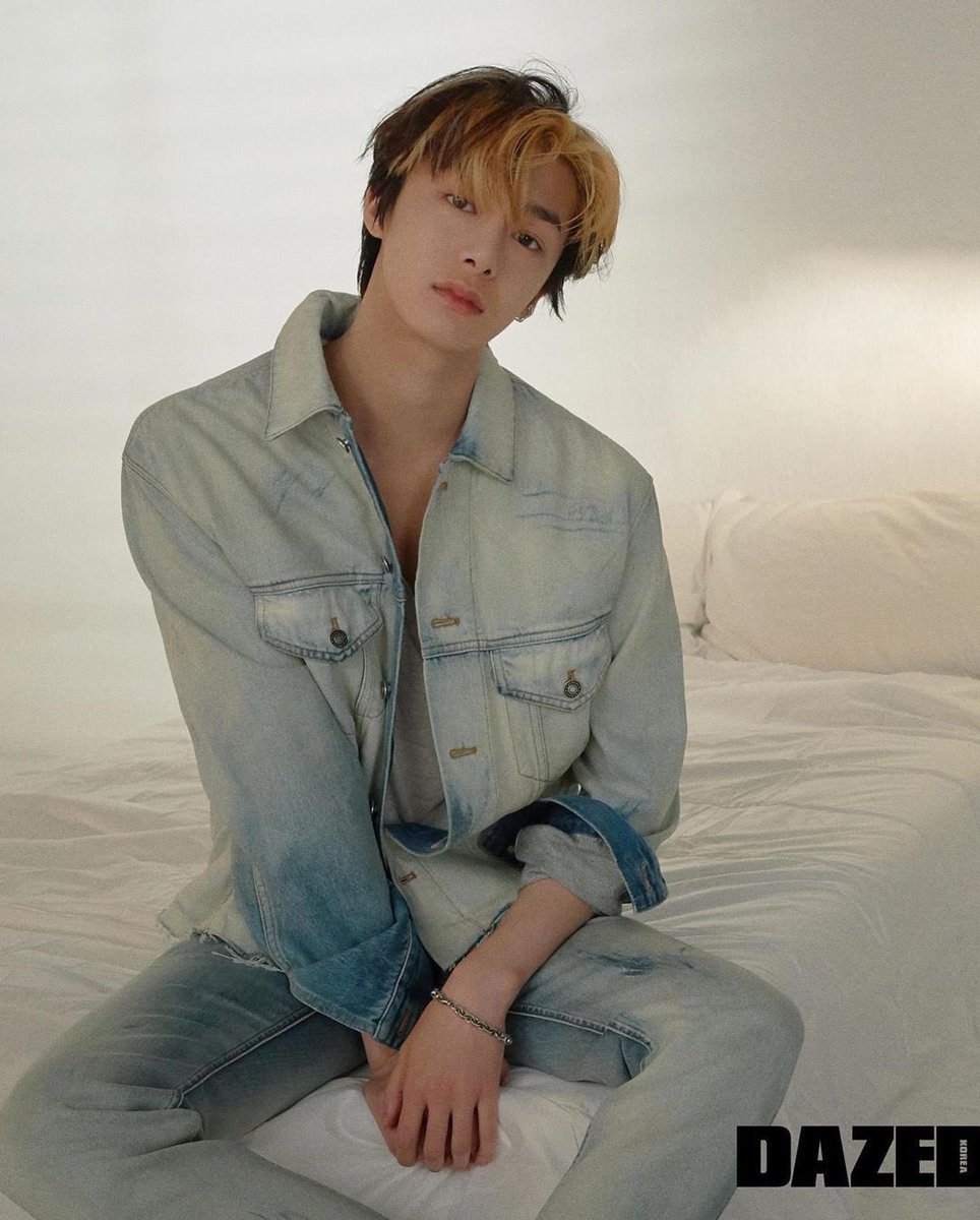 iamyourgom's tweet photo. can you all leave Hyungwon alone??? its just a hairstyle, Hyungwon is a very timid and quite person!! he probably meant no one complimented his hair like others and felt bad. we should be loving him rn https://t.co/I0HE1H3OWU