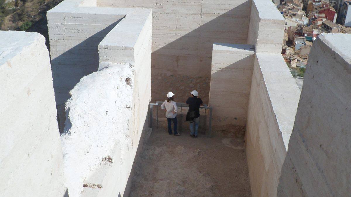 harcamedievalis's tweet photo. No hi ha paraules... o potser sí: bestialitat!
Això és necessari per a consolidar uns murs. Ara anar a #Xixona és anar a per torrons, oblideu-se’n del castell!
📷J.A. Rico https://t.co/ITiwEONYiU