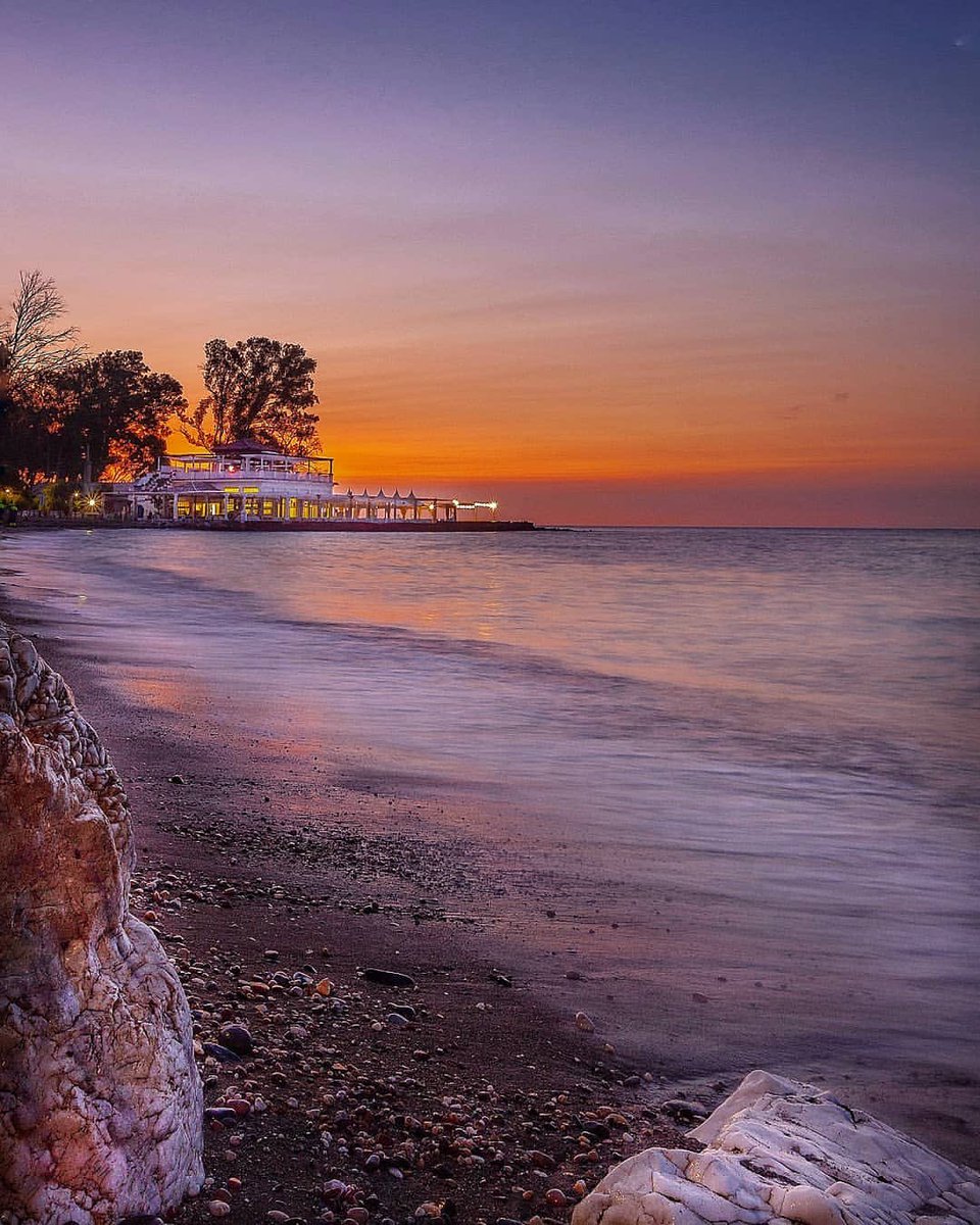 ¡¡ #Buenosdias y #Felizmiercoles desde #Málaga frente a #elbalnearioMLG !! 

#malagaconacento #costadelsol 
Foto Eli Torres Photography 

Las mejores cosas no se planean, simplemente suceden.😍