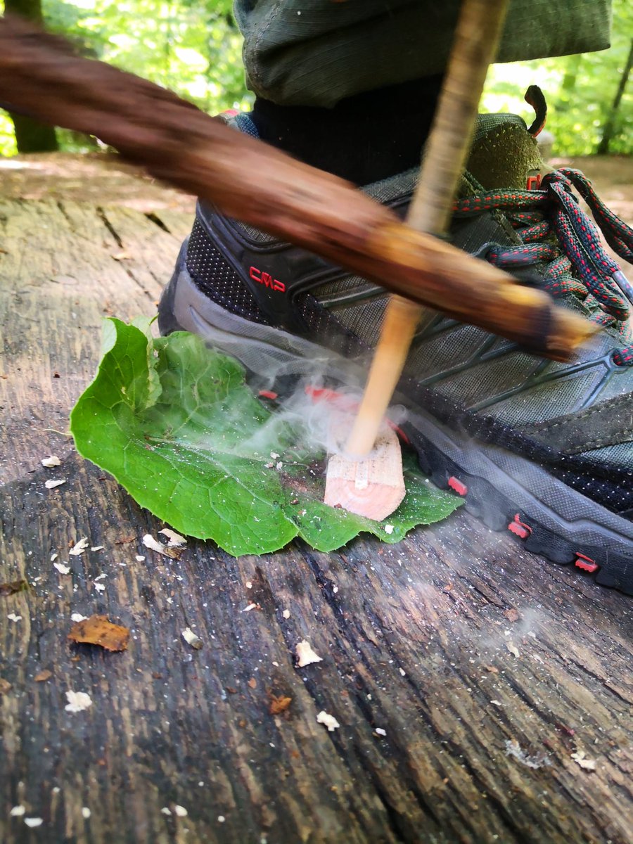 bushcraft_edelw's tweet photo. Bowdrill #bushcraft #survival #bushcraftgear #gear #thankful #usa #mothernature #instagood #coffee #wildcamping #life #lifestyle #love #photography #naturphotography #photo #nature #camping #hiking #colorful #amazing #picoftheday #photooftheday #knife #switzerland #makefire https://t.co/Sb5Q246utC