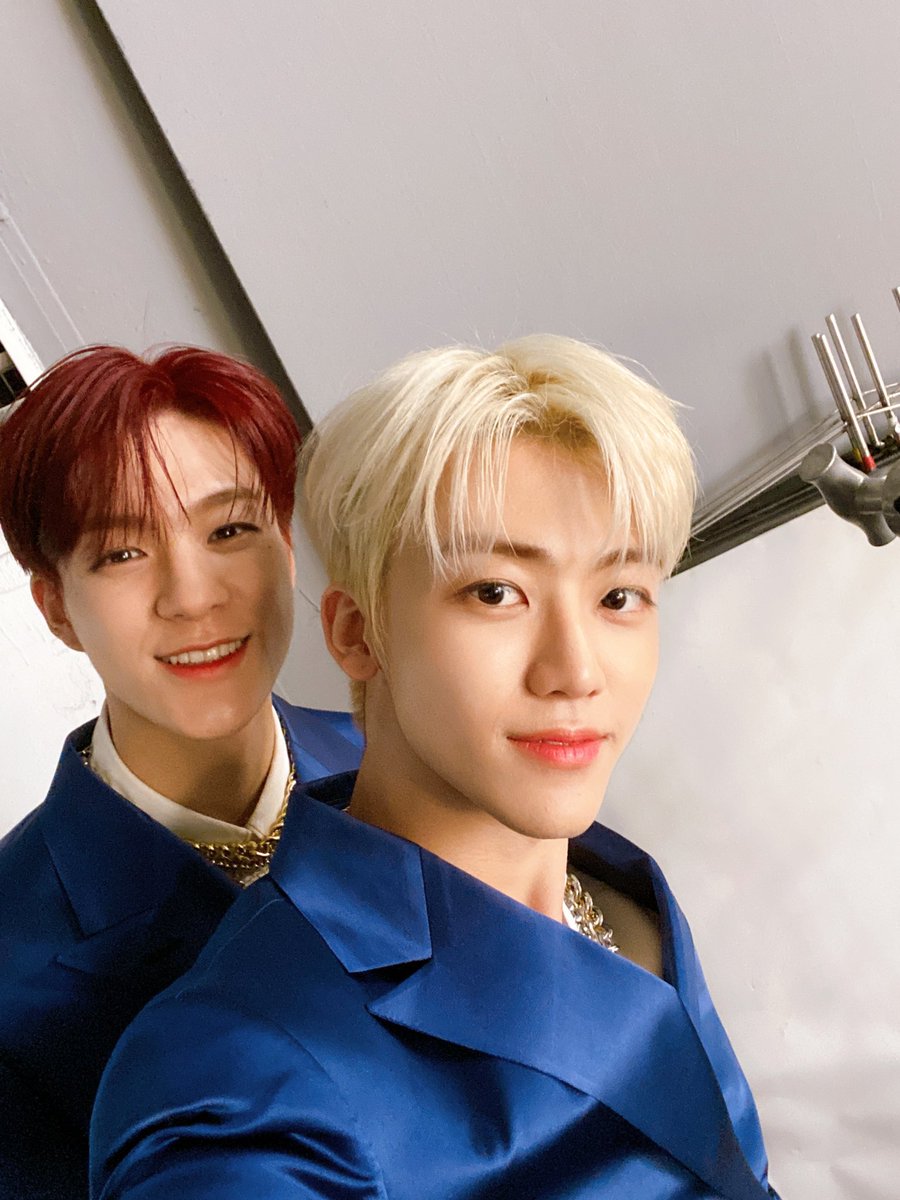 markrld's tweet image. IM GONNA FUDCKING GO INSANEEE