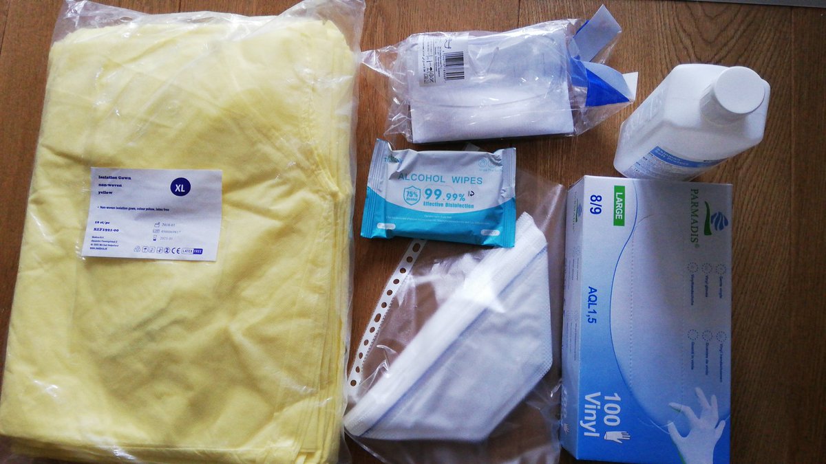 Bij #ZorgThuis aan mensen met #Covid_19 hebben wij geen isolatiekamer, sluis etc. Bij eerste zorgmoment ga ik als soort "verkenner" alles zo goed mogelijk inrichten om veilig te kunnen werken... Ben daarbij ook afhankelijk van begrip/begrijpen en medewerking klant en familie..