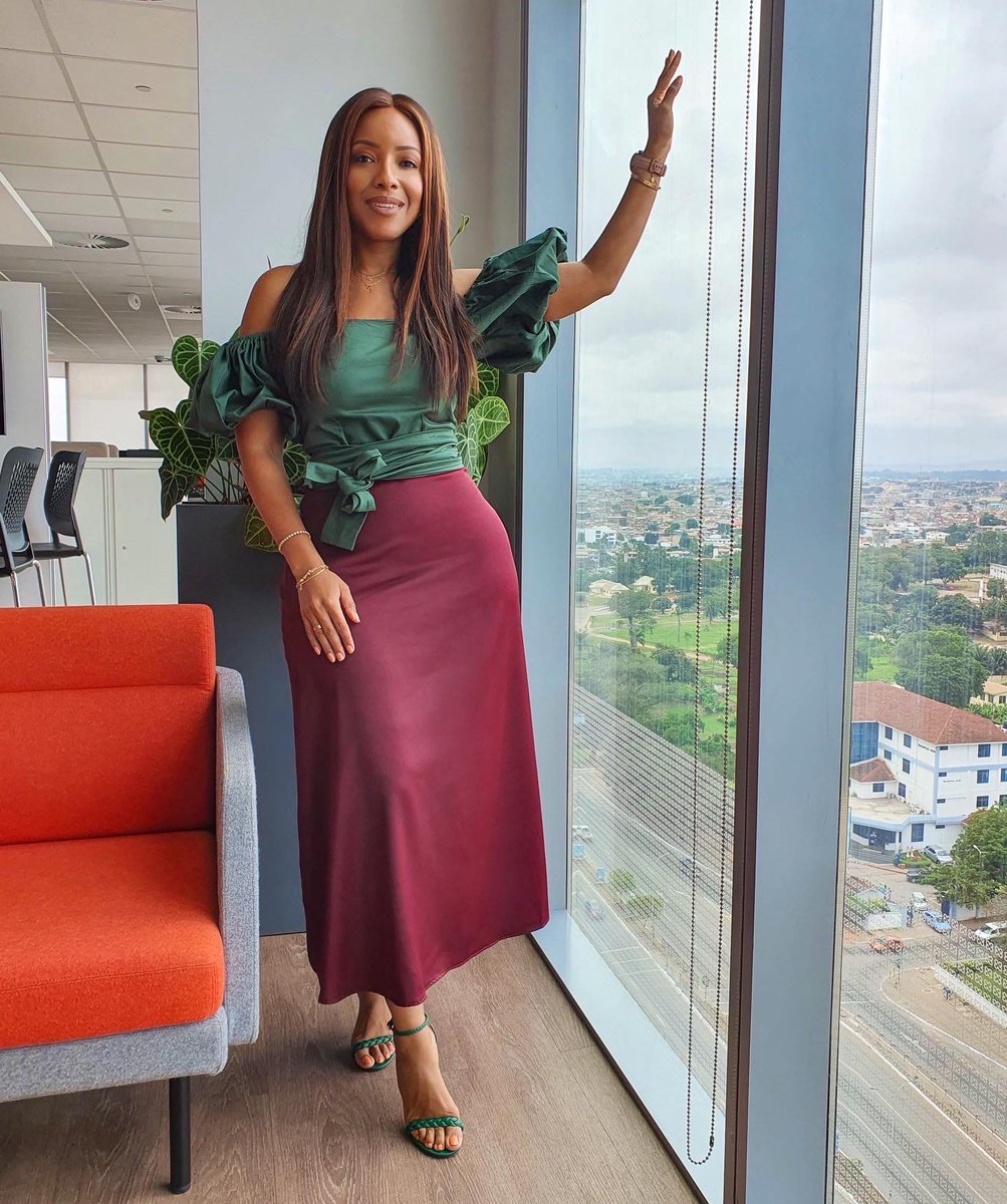Joselyn_Dumas's tweet image. ... Up the 13th Floor 🏙 🇬🇭  #SCConnect #SCMobile 
 .
📸: @BlarneyBenjamin #WithGalaxy #ZFlip | Dress: @LoveLadyBiBa