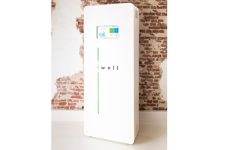 InnovatieTop100's tweet photo. De energietransitie versnellen. De Cube batterij @iwellbv slaat schone stroom van zon en wind op en levert terug wanneer nodig. Ook wanneer de zon even niet schijnt en als de vraag even heel groot is. Inschr. #innotop https://t.co/FQZjlOb1wl https://t.co/qheRkx4PGn