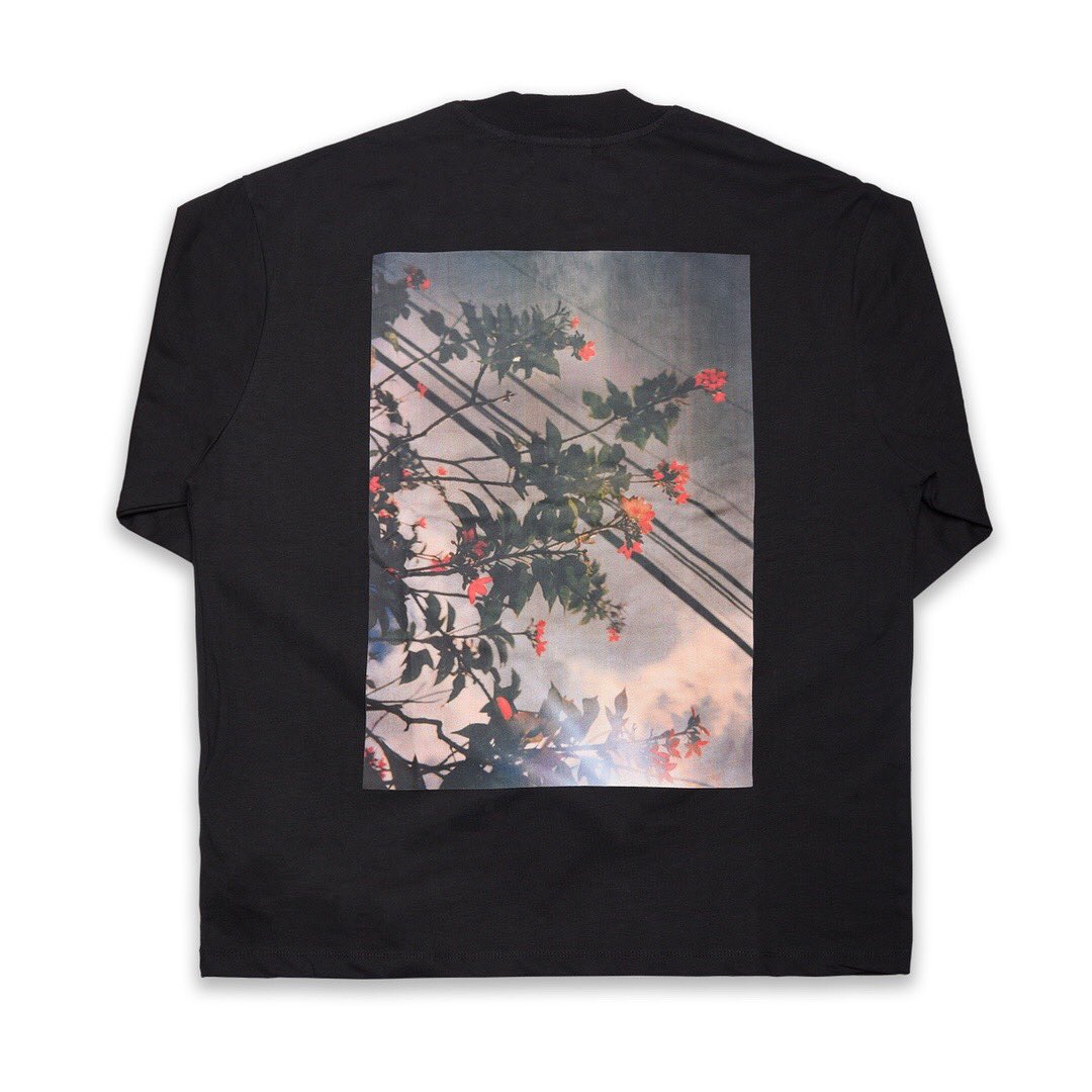 HYMATMQ's tweet photo. 微信：HYaoMin0 #supreme #undefeated #carharttwip #stussyhuf #diamondsupplyco #Obey #clothes #madness #npc #bless #blessings
#blessed #blessing #mess #messi #messina #messybun #nike #yeezy #clothes #ThomBrowne https://t.co/rfoguOrYcB