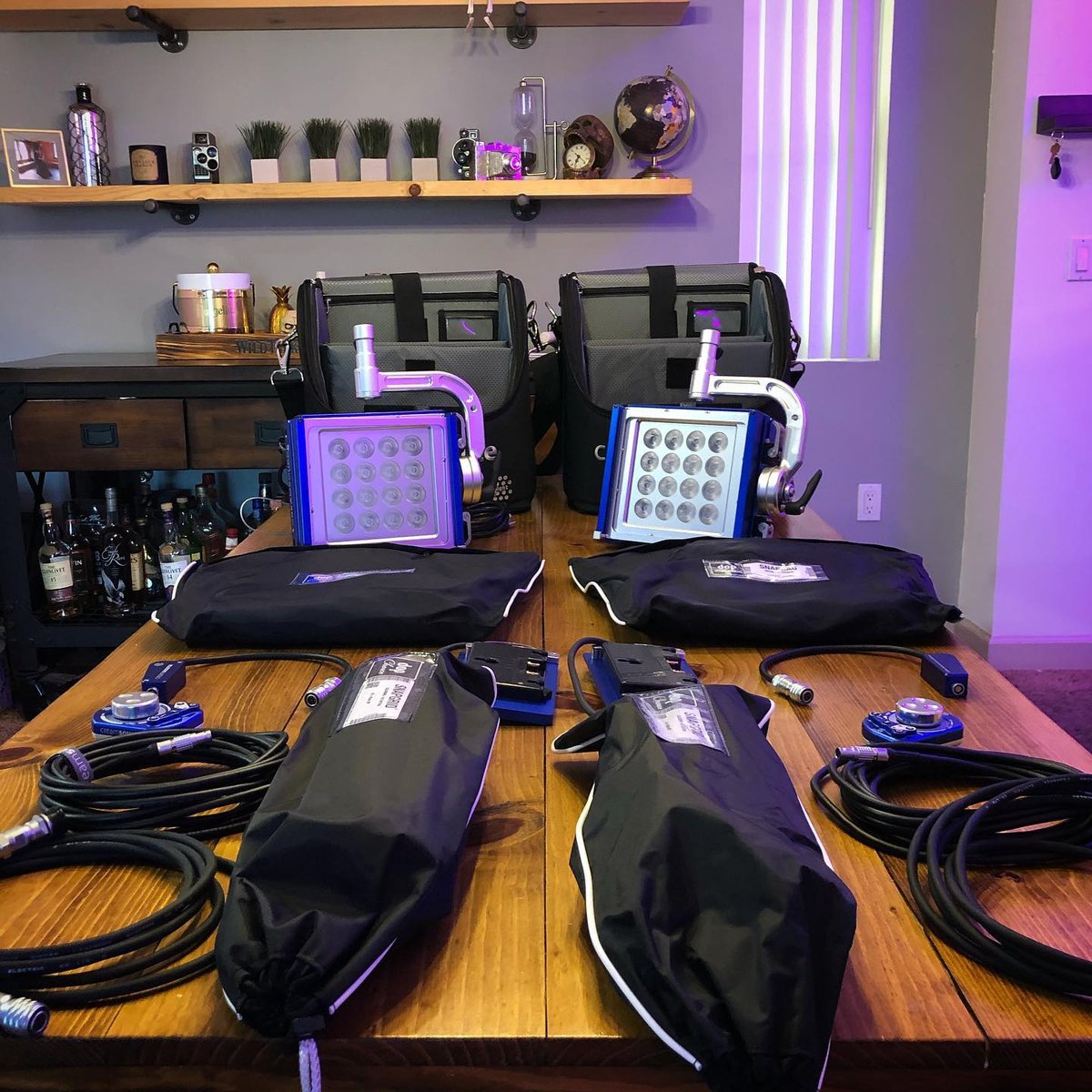 Creamsourceled's tweet photo. Congratulations on your new additions @justinryanfilms
Wishing you many years of joy with them 😆
. .
New Babies!!!! Fun fact if you call them babies it makes the debt less real!
I love these small punchy sources - the color is incredible!
#setlighting #gaffer #creamsourcemicro https://t.co/OejT0XdSLz