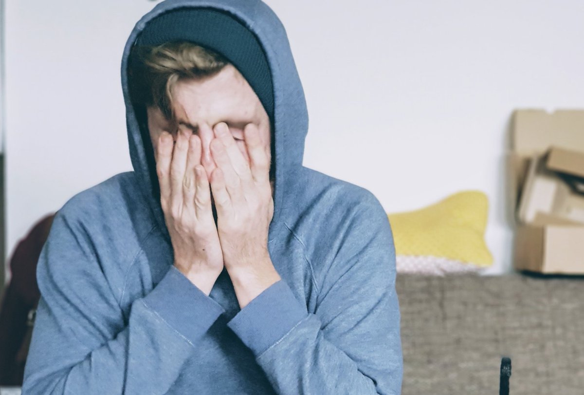 Praten over #geldzorgen doen we liever niet. Toch is praten de beste manier om met #schaamte om te gaan. Liever #anoniem je geldzorgen delen? Dat kan met een persoonlijke buddy van fiKks. Download de app direct uit de appstore of check ow.ly/SWwo50ByHGx.