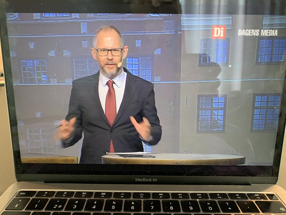 I dag håller vi koll på #mediedagen! Snart dags för #lrfmedias kommersielle chef Qamyar Ghomi att ta plats på scen!