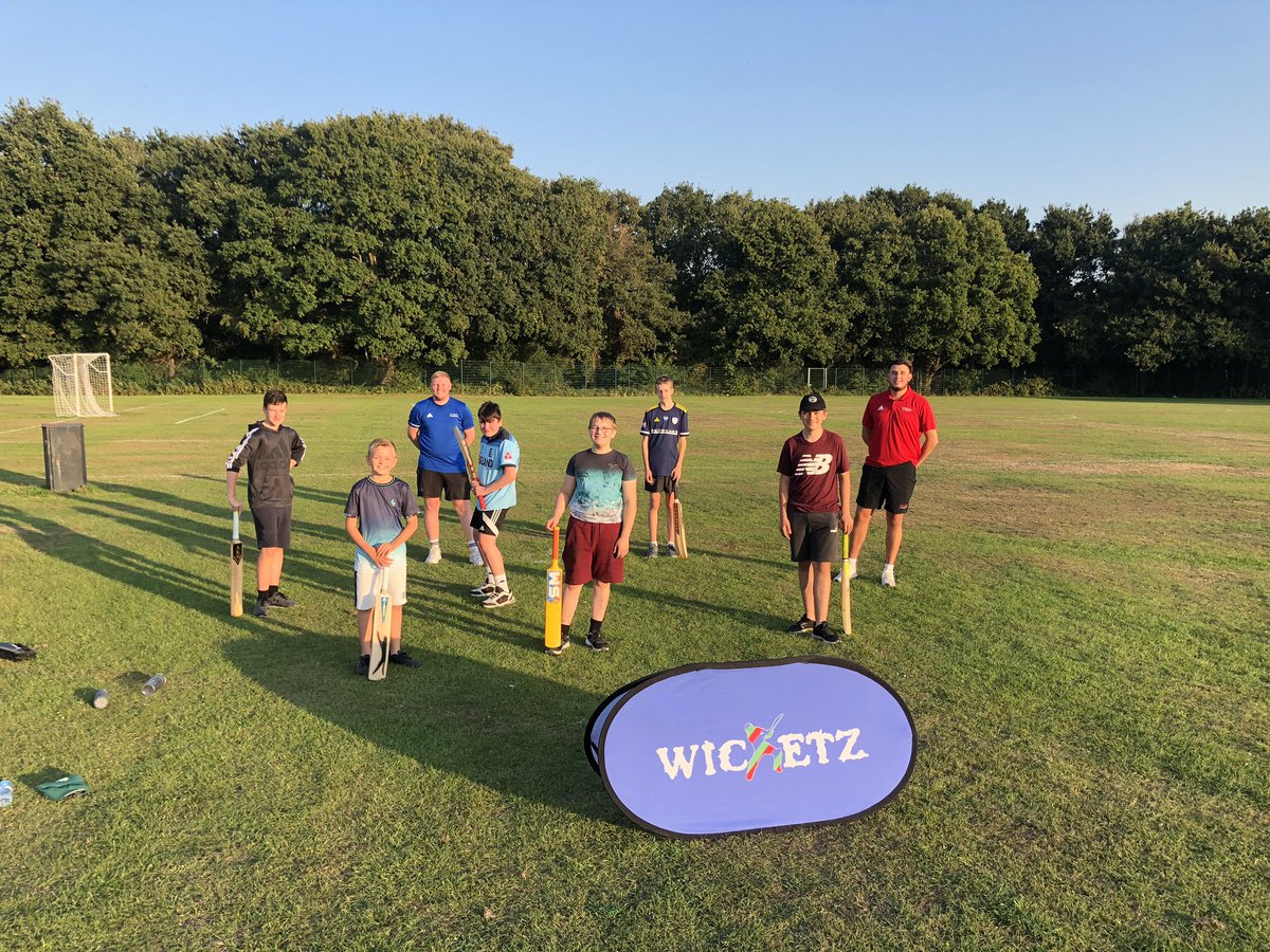 Our second sunny Wicketz hub session at Oasis Mayfield on Monday🌞