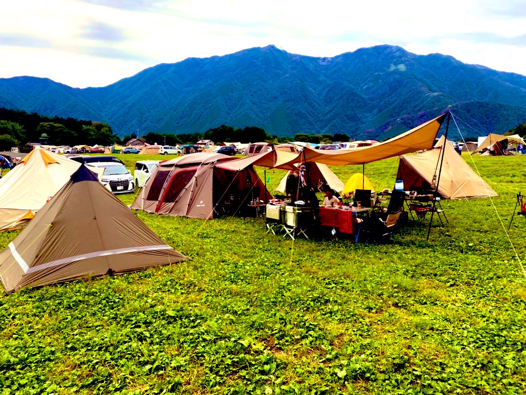 2IP1apzLtLzUEkc's tweet photo. シルバーウィーク二泊三日キャンプ
またいい思い出がふえました！
楽しすぎた！

#キャンプ　#ハートランド朝霧
#グルキャン　#テンマクデザイン
#サーカスTCDX #キャンパー　
#人生に野遊びを　#スノーピーク
#チャムス #コールマン https://t.co/qN7jui3OSP