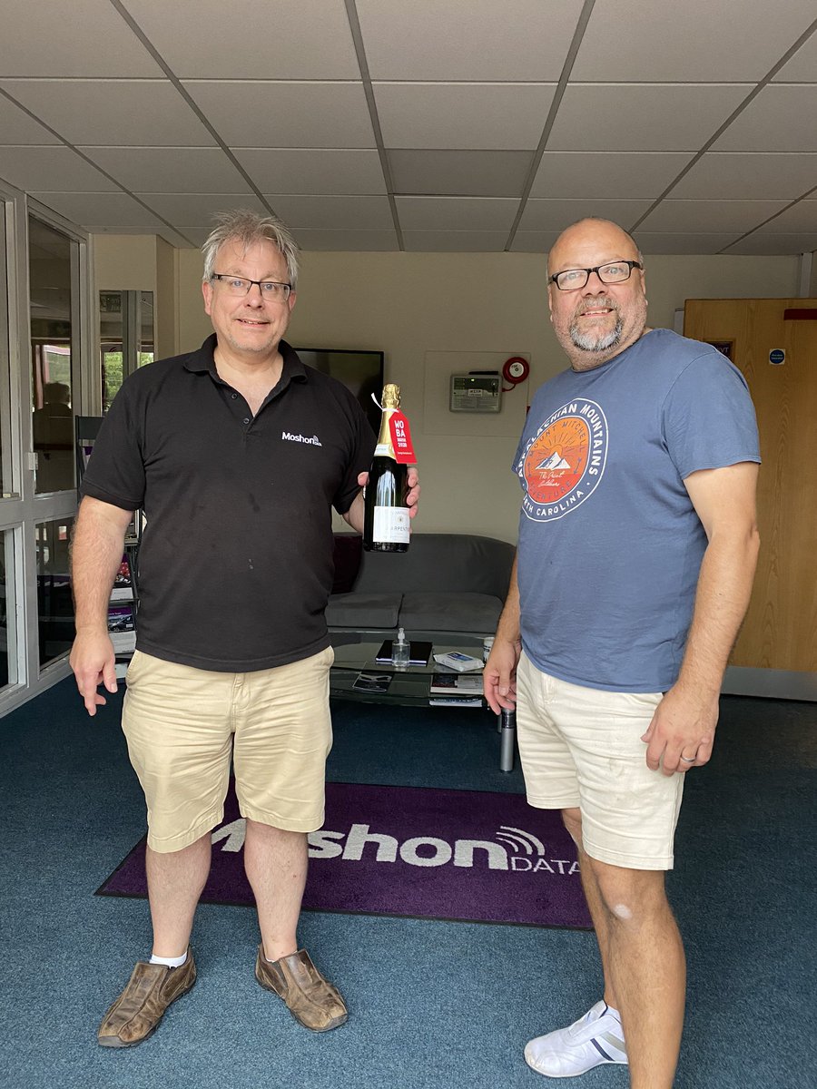 hexagonbusiness's tweet image. A nice afternoon yesterday visiting the Witney #WOBA2020 finalists! Enjoy your Champagne and good luck on Friday 🥂🤞 @iRepairTech @MoshonData @TurnITonSupport @GSR_Technology @littledotsday @polythene_uk @HuntersCakeCafe @STLcommstweets and others!