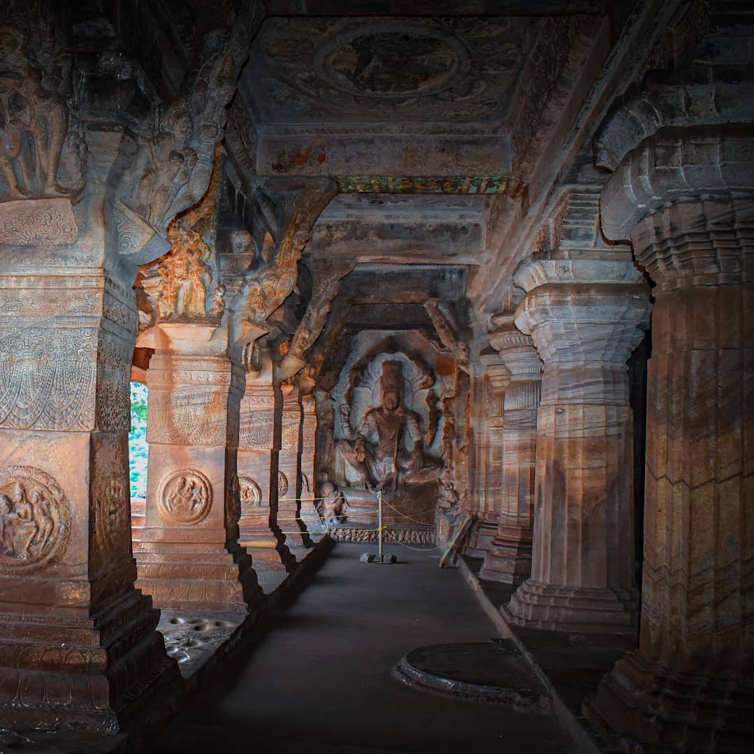 Way_To_India's tweet photo. ЁЯРШRock cut caves of #Badami in #Karnataka have #caves belonging to #Shaiv, #Jain, #Buddhist & #Vaishnav sects. Carved in the rock of the shade of Badam or Almonds these ancient caves have many stories to tell.
Credit - @indian_monk_traveler
#waytoindia #incredibleindia #travel https://t.co/aLw7rBEaNB