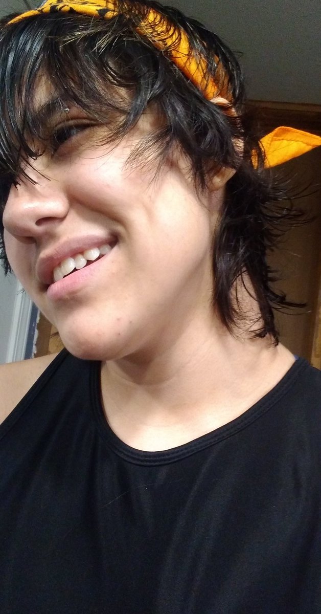 Stupid Vin grin (but Nara)I really like how my hair looks in these, da mullet be looking fresh