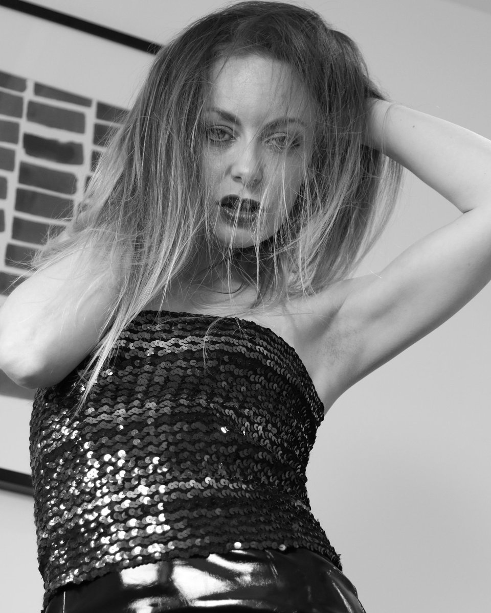 LaFemmeAurora's tweet photo. Sparkle and shine. 

Morning. 🌞
Photography by Dickie65Photography.
Taken 2017.

#portrait #lafemmeaurora #faces #portraitphotography #people #monochromephotography #monochromelovers #blackandwhite_photos #scottishmodel #scottishmodels #freelancemodels https://t.co/f8f1mNMiRz