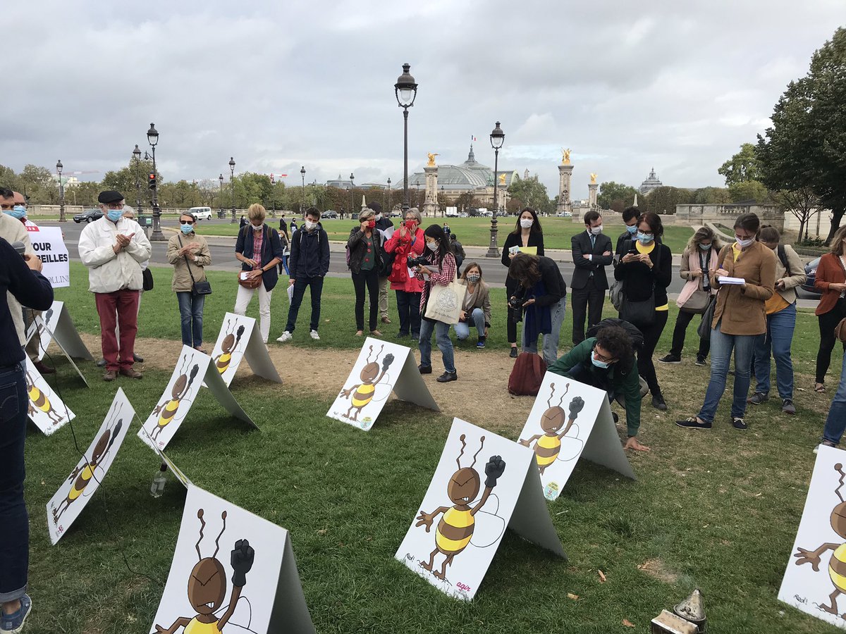 Fr_Bechieau's tweet photo. Avec les associations et les élu.e.s pour défendre les #abeilles, l’#environnement, le #vivant et dire NON aux #Neonicotinoides ! NON aux #pesticides de synthèse ! #UrgenceEcologie #Biodiversite @UEcologie @MdpMouvement @APEnvironnement @coquelicots_ @ConfPaysanne @MarcheMonsanto https://t.co/AIPSM4UwcP
