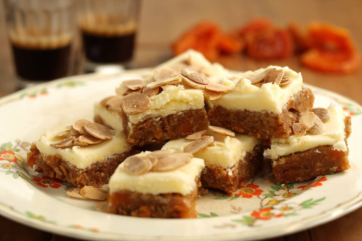 No Bake Apricot, Almond &amp; Ginger Slice - Delicious apricots, almond and ginger make this sumptuous no bake slice. View our website to make this and other delicious recipies
billingtonsgingerbread.co.uk/portfolio-item…
⁠