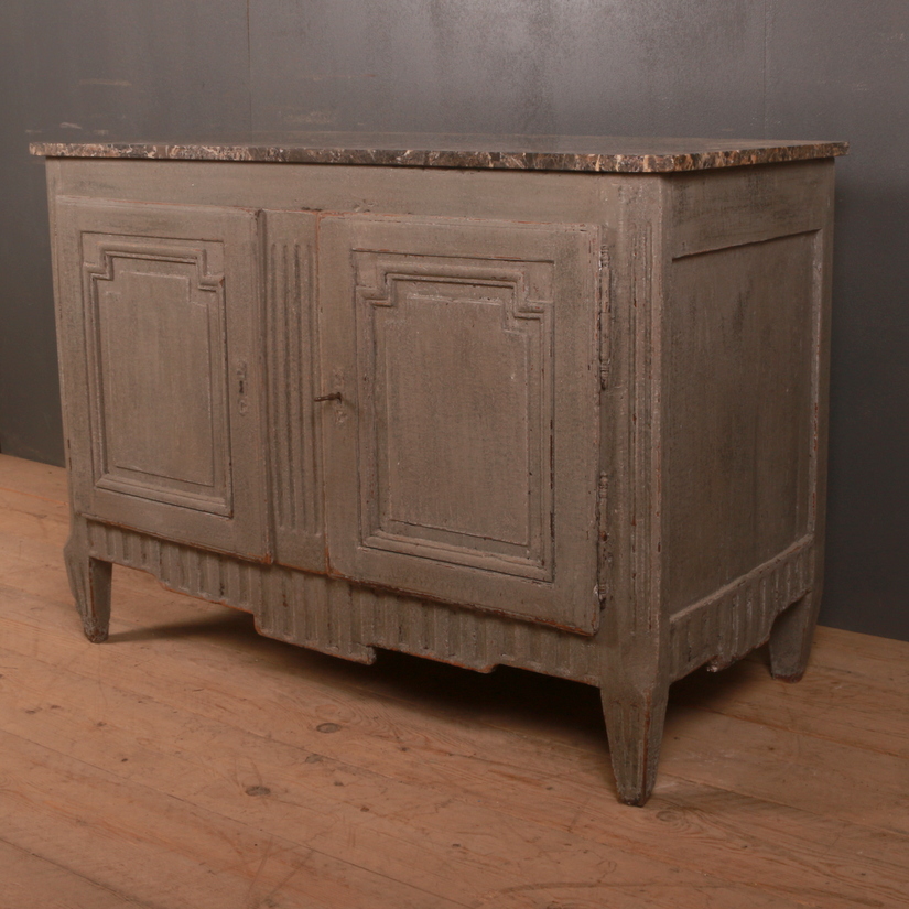 ArcadiaAntiques's tweet photo. 18th Century French painted buffet with a marble top.  
Price: £2,450
https://t.co/LrGXzZuVoH

#FrenchPaintedBuffets #FrenchBuffets #AntiqueBuffets
@Decor_US @CentreAntique @FoxhoundHA https://t.co/RBaNWIxcUK