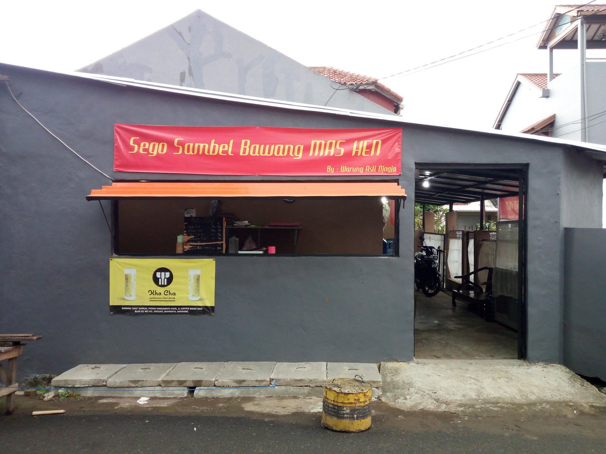 HenrySetiyawan's tweet photo. @shitlicious Usaha Sego Sambal karo thai tea mas, modal seko tabungan, adol aset karo diewangi simbok. Dengan kondisi skrg cenderung turun dan stuck, tapi alhamdulillah masih bisa jalan. Jualan berdua berdua bareng bojo. https://t.co/ESNr5xG59t