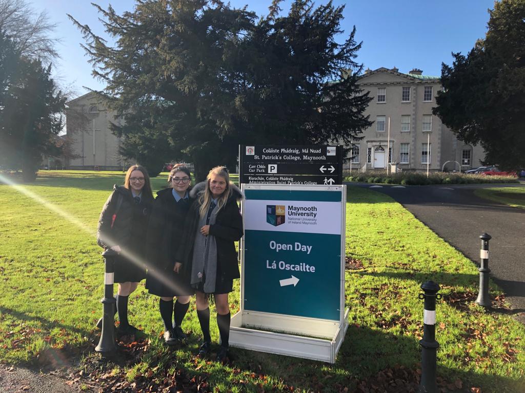 When they see it, they can be it. A trip to @MaynoothUni in November with their Guidance Counsellor. Now all three of them are starting in Arts and @MU_Turn2Teach. @ClogherRoadCC students are trailblazers. @Instgc @EducateTogether @CityofDublinETB